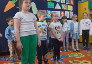 Grupa Słoneczek prezentuje utwór literacki promujący zdrowie.