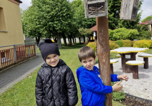 Staś i Wojtuś, w punkcie dydaktycznym.