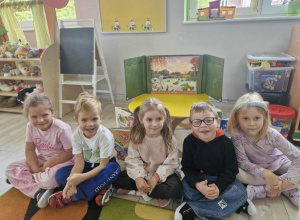 Dzień Głośnego Czytania w "Biedronkach"