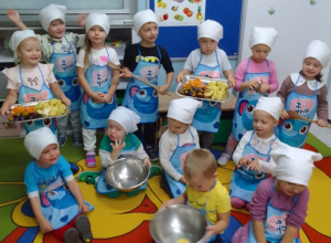 "Pyszna i zdrowa sałatka owocowa"