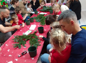 Warsztaty świąteczne u Pszczółek z udziałem rodziców