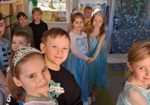 Zabawa taneczna w parach.